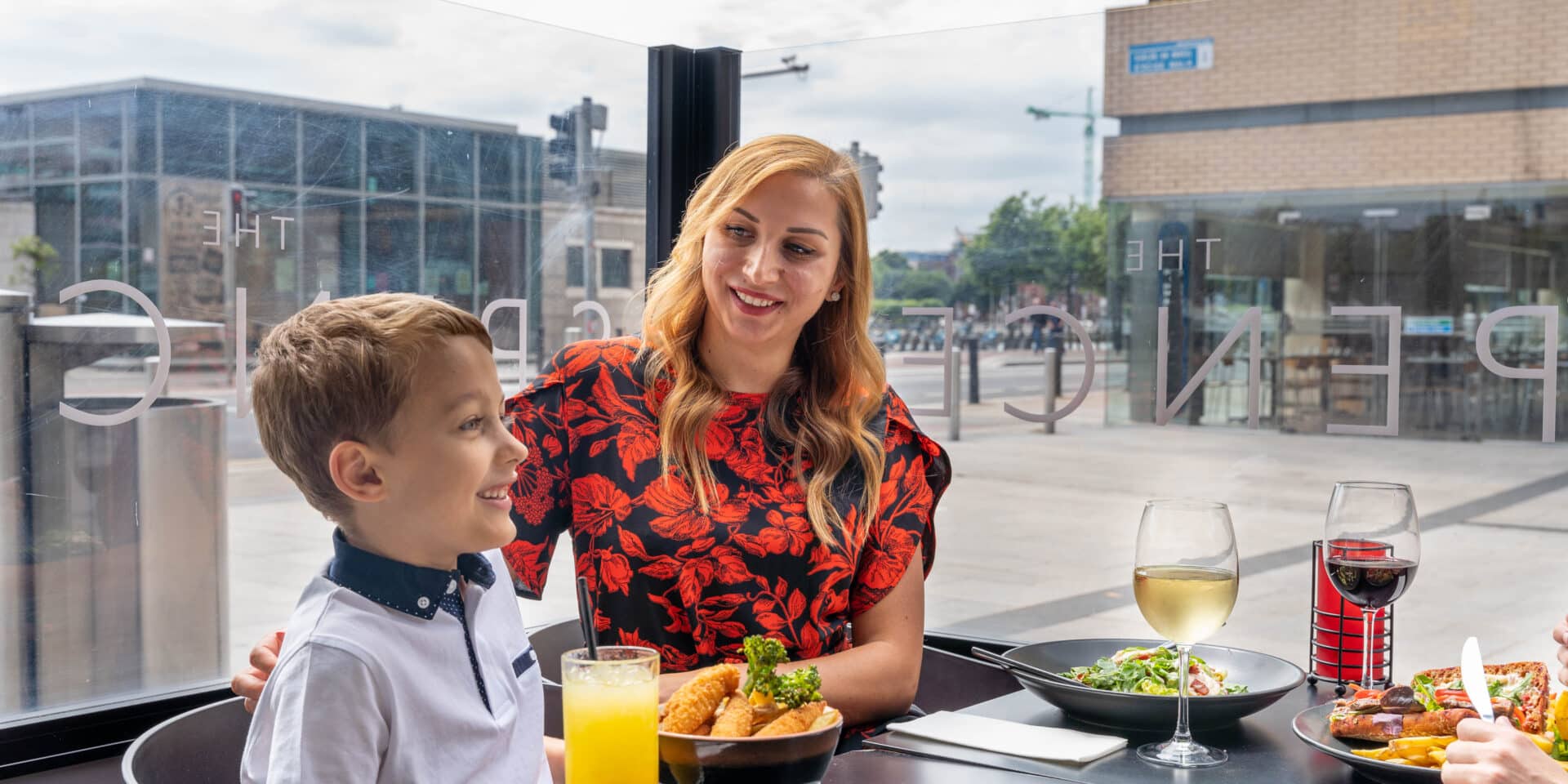 book-a-table-restaurants-dublin-city-centre-the-spencer-hotel